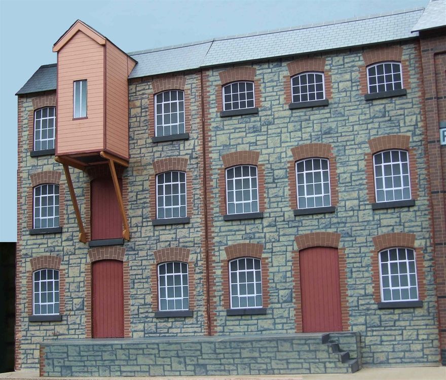 A315  Stone-built Victorian Warehouse & Loading Dock........Kit price   £10